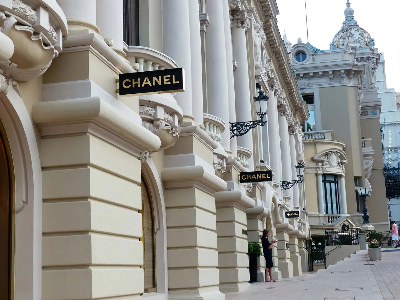 Chanel : N°5, sac, chaîne, lunettes & plus - Fashion by Coco Chanel & Karl Lagerfeld