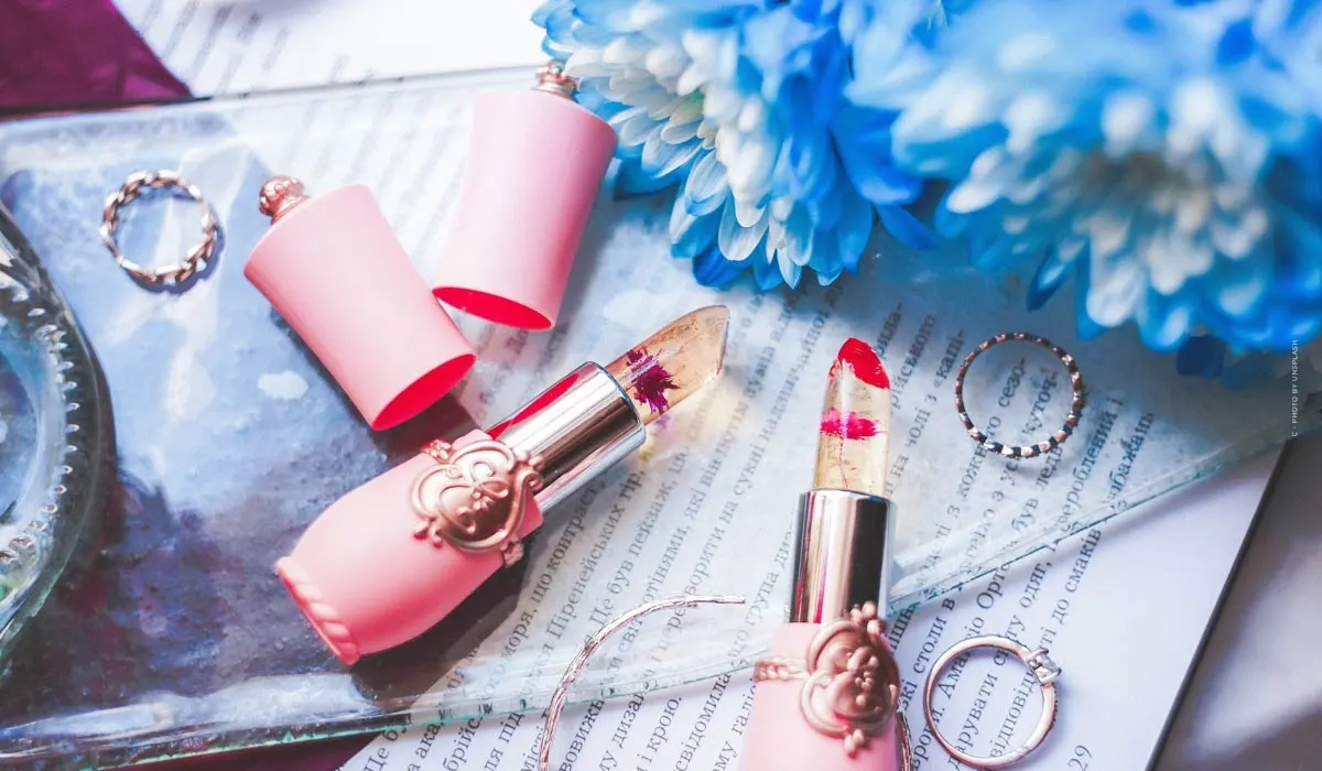 Maquillage d'été rafraîchissant : Mascara imperméable et éclat naturel