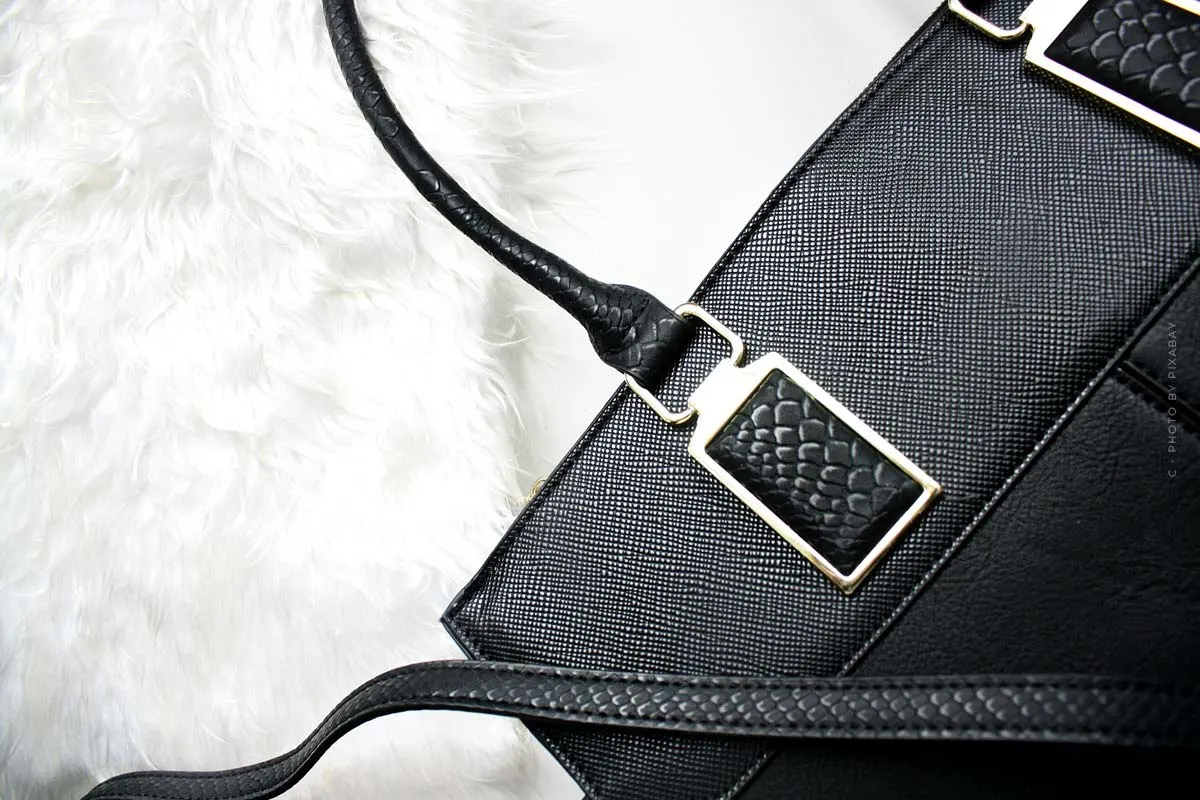 Sacs Bottega Veneta : Tissu Intrecciato, cuir nappa et détails de chaîne