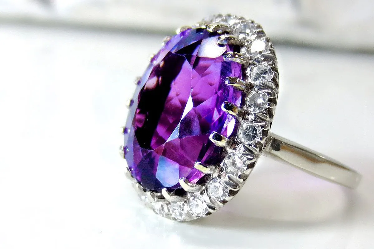 Achetez de l'améthyste : Valeur, couleur, prix et bijoux - Pierre d'investissement