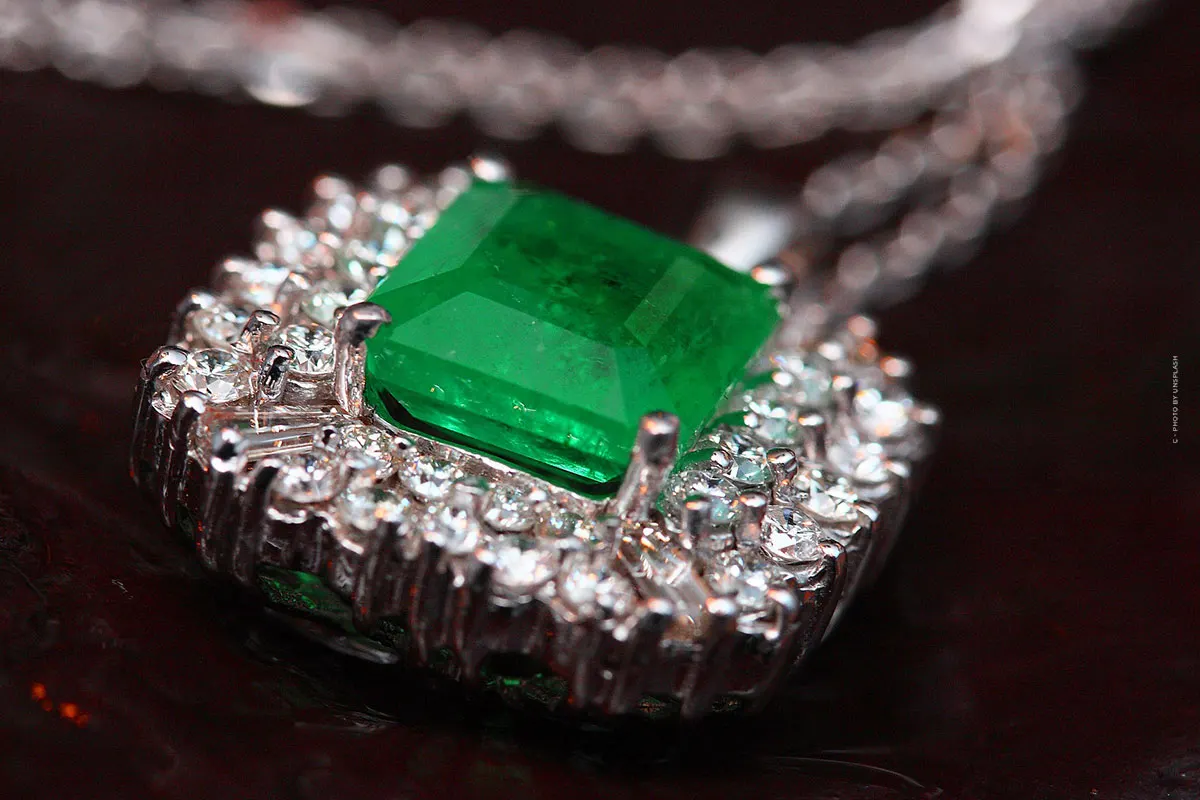 Acheter Emerald : Prix, carat, qualité et valeur - Pierre d'investissement