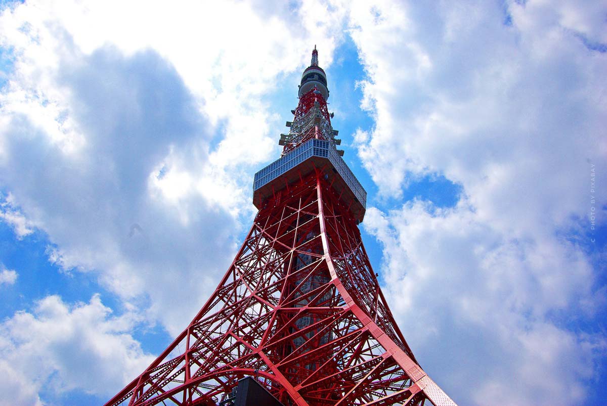 japan-tokio-tokyo-himmel-blau-tower-tokiotower-rot-weiß-fashion-fashionweeek-wahrzeichen-sehenswürdigkeit-mode-models