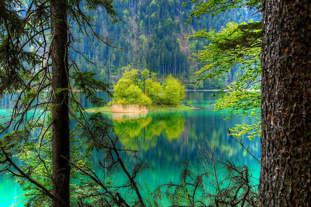 Zugspitze Conseil secret : Eibsee – bain, lac de montagne et bateaux