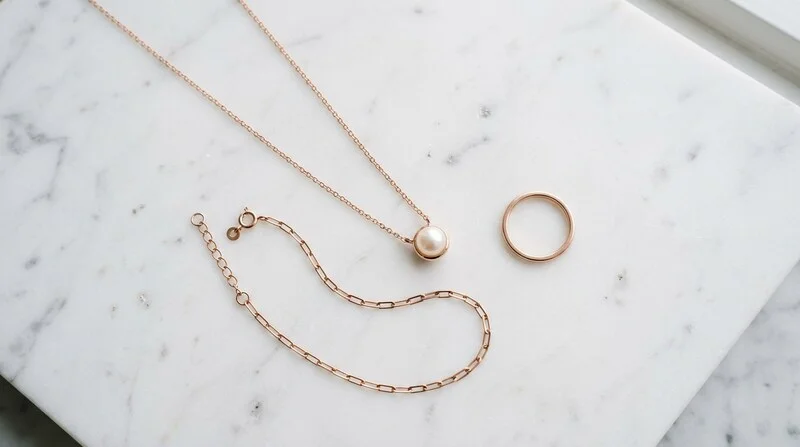 Pourquoi les personnalités publiques privilégient le bijou en diamant sur mesure